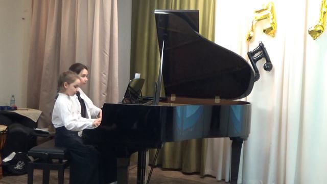 М. Глинка Жаворонок исп. Ганиевы Дарина и Амина смотреть онлайн