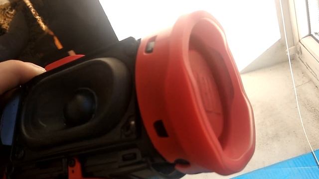 JBL Charge 4 Bass Test l Blow out смотреть онлайн