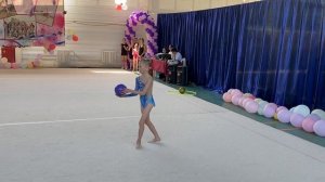 Упражнение с мячом для начинающих