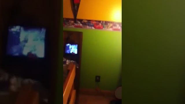 11 year old ginger punches hole in the wall over game! skip to 1:29!! смотреть онлайн