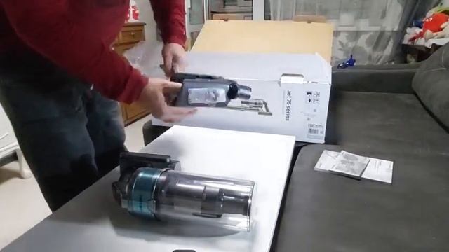 Распаковка — Вертикальный пылесос Samsung VS20T7532T1/EV