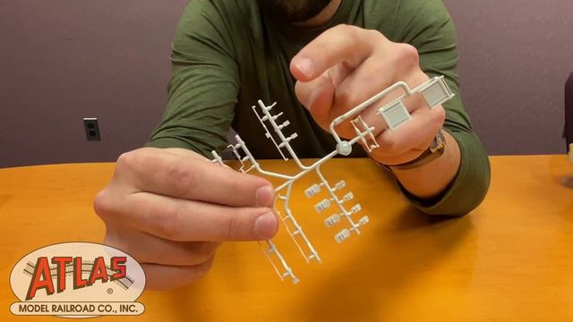 Atlas HO Portec 3000 Covered Hopper смотреть онлайн