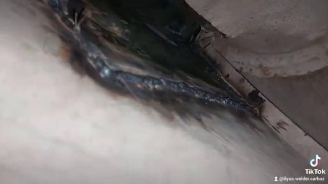 ремонт кузова нивы 1998 года.  замена пола и порогов