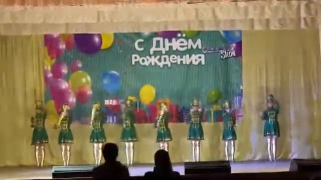 Коллектив мажореток «Вотэль». «Марш мажореток» .Гиагинский район смотреть онлайн