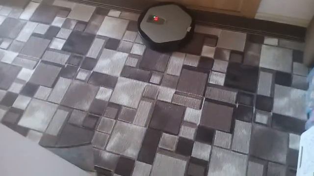 Пылесос iClebo Arte застревает смотреть онлайн