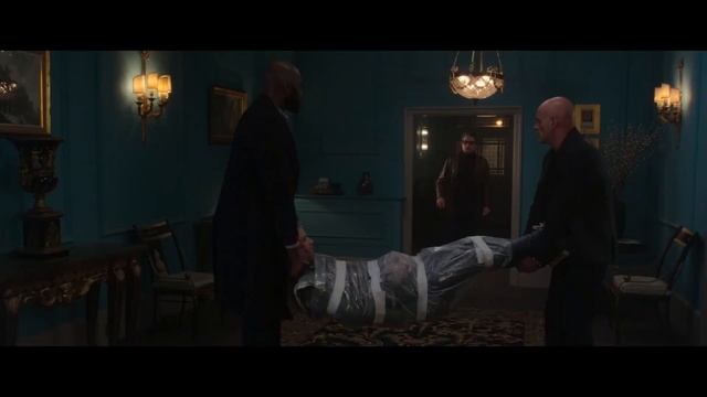У Нас Проблемы? Рей! Сцена в Уборной - ДЖЕНТЛЬМЕНЫ (2020) Фрагмент из Фильма смотреть онлайн