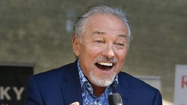 † Karel Gott ~ Už z hor,zní zvon смотреть онлайн