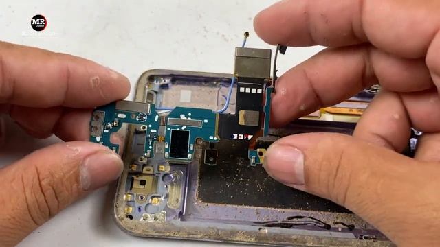Good Day Found a lots Of iPad and Phones from Trash || Restore SAMSUNG Galaxy S8 Plus Cracked смотреть онлайн