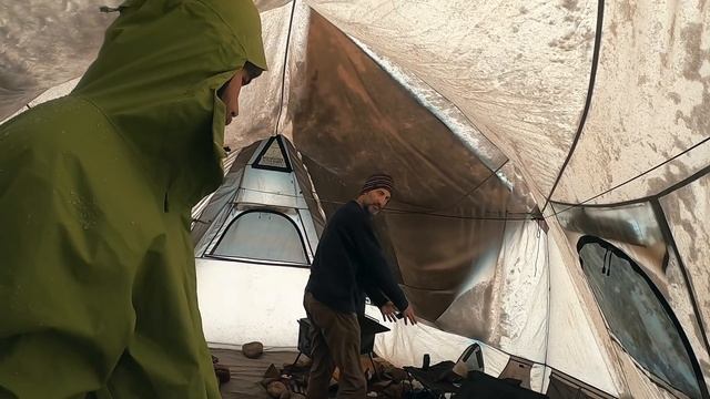 SNOWSTORM in SEPTEMBER?? ❄️OFF-GRID Winter Camping смотреть онлайн