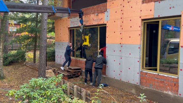 Теплые алюминиевые окна ALUTECH. Монтаж окон. Присоска и спецтехника. #alutech #roto #akzonobel смотреть онлайн