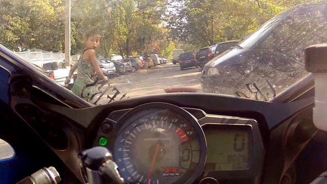 гоняю с мальчиком на велосипеде ) смотреть онлайн