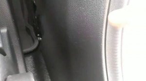 Vesta 21г. Убираем царапины с пластика.