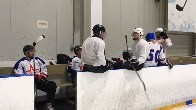 Лучшие хоккеисты Нижнего Новгорода в одном видео. Розыгрыш клюшки Bauer Vapor 1x смотреть онлайн