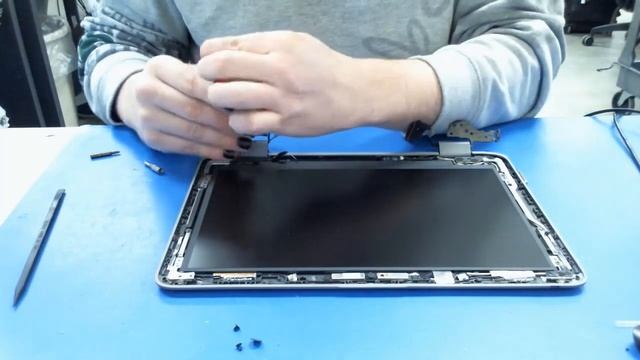 HP ProBook x360 G4 Hinge Replacement/Tightening Tutorial смотреть онлайн