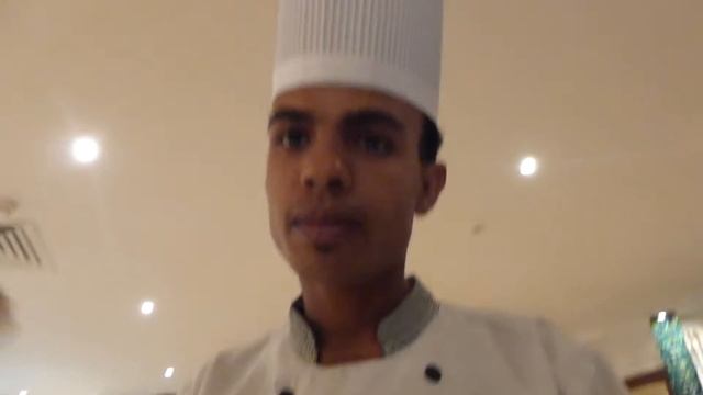 ШЕФ ПОВАР В ЕГИПТЕ ГОТОВИТ ДЛЯ НАС. Chef IN EGYPT PREPARES FOR US. смотреть онлайн