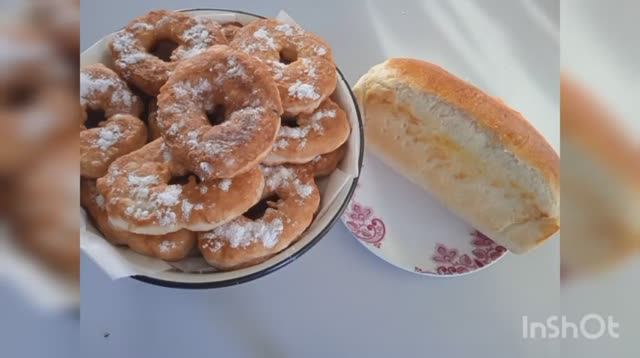 Пончики и хлеб с одного замеса. смотреть онлайн