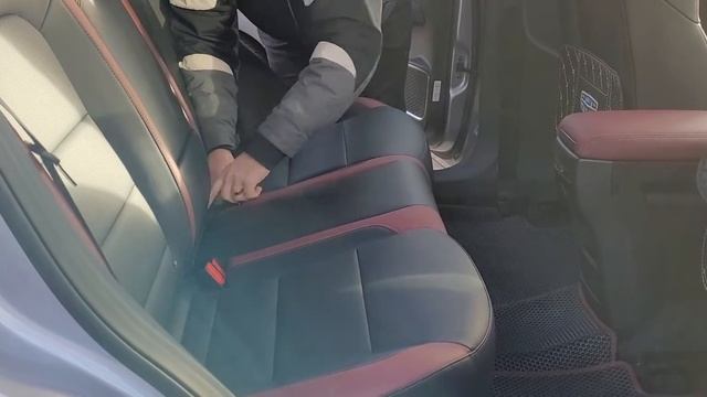 Снятие заднего дивана на Geely Coolray