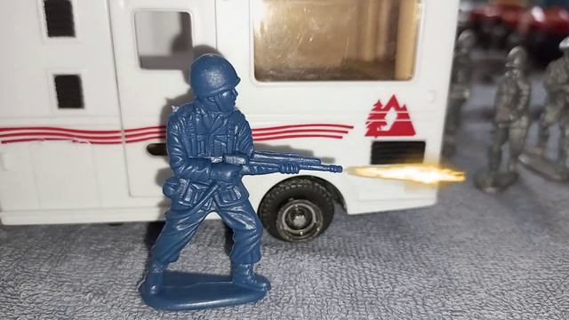 Мультфильм "Солдатики попали в засаду" (анимация stop-motion) смотреть онлайн