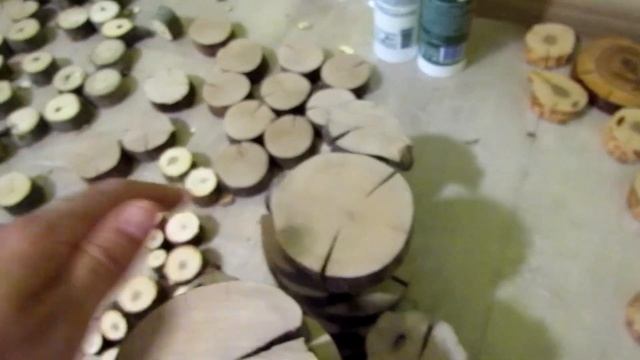 Стена из спилов дерева своими руками/DIY wall made of wood cuts смотреть онлайн