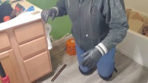 Как положить ламинат под дверной проем