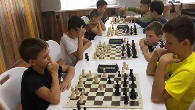 Игра в поддавки. Филипп Каманин - Камиль Адуев