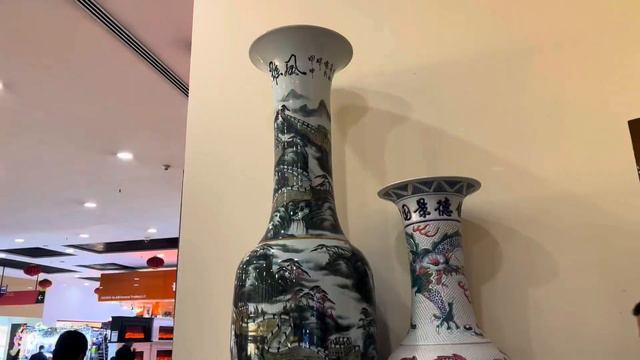 The Ultimate Inside Dubai 🇦🇪 Cheapest Mall 4K Dragon Mart 1,2 Tour смотреть онлайн