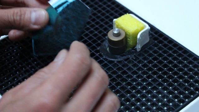 Stained Glass Tutorial Part 2: Glass grinding and copper foiling смотреть онлайн