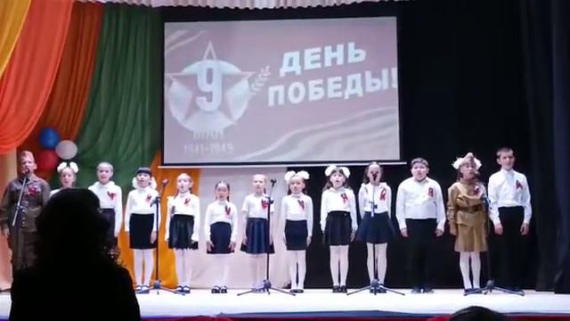 с миром будем жить, с миром будем петь, с миром будем солнце встречать смотреть онлайн