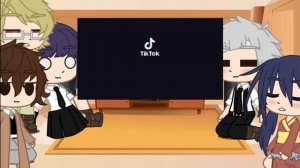 (великий из бродячих псов)реакция BST на наруто,саске,сакуру(не яой и не юри)