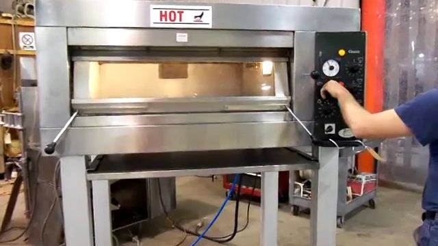 Dahlen Deck Oven, Running смотреть онлайн