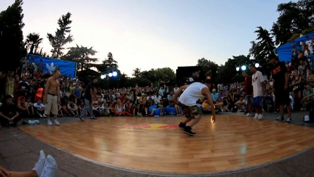 СПЕЦИАЛИСТЫ VS OVER DRIVE (Yalta Summer Jam 2012) crew vs crew by BOOMBOX TV смотреть онлайн