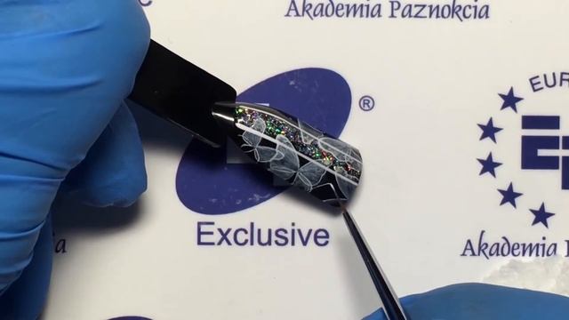 Бабочки на ногтях. Прозрачные бабочки на ногтях. Дизайн ногтей. Роспись гель лаками смотреть онлайн