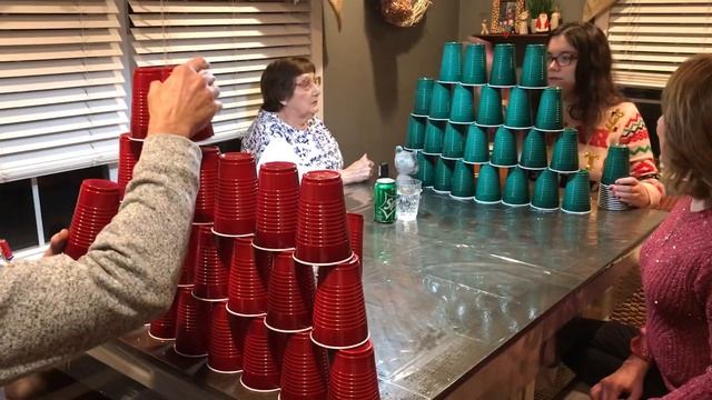 Minute to Win It Stack Attack Extraordinary cup stacking смотреть онлайн