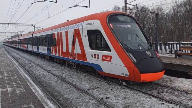 Поезд летит по Московскому центральному диаметру | Электропоезд Иволга ЭГ2Тв смотреть онлайн