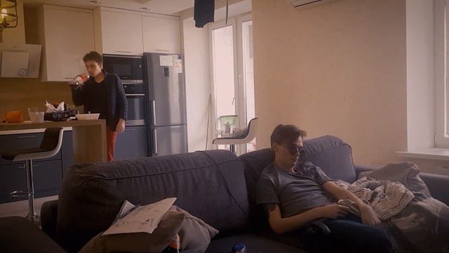 никого не слушаем, слушаем лишь музычку и конфетки кушаем смотреть онлайн