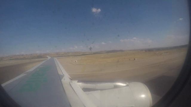 Посадка в аэропорту Мадрида (таймлапс) смотреть онлайн