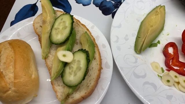 Авокадо на завтрак . Самый вкусный Бутерброд. смотреть онлайн