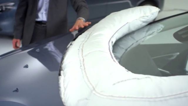 Volvo V40. «Pedestrian Airbag Technology» смотреть онлайн