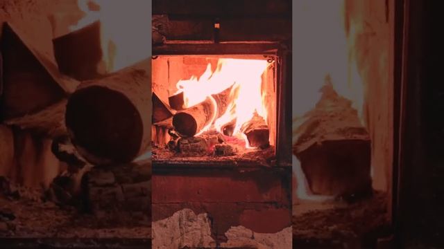 топлю печь на даче. красиво горит смотреть онлайн
