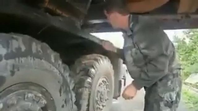 Автомеханик старается НЕ ругаться матом смотреть онлайн