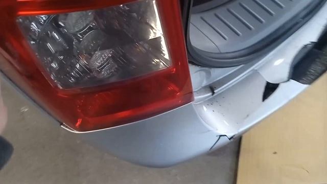 Kia Rondo / Kia Carens Tail light Removal and Bulb Replacement смотреть онлайн