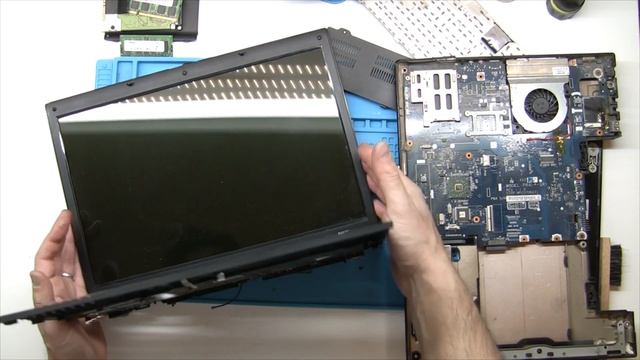 Compre una notebook Samsung a 400km de casa que no funciona bien... смотреть онлайн