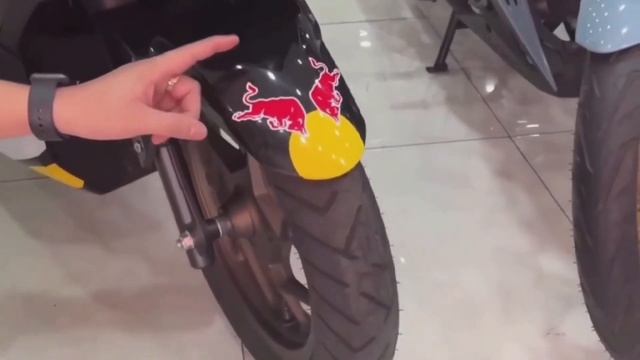 HONDA CLICK 160 VS HONDA ADV 160 COMPARISON | SINO NGA BANG MAS SULIT?