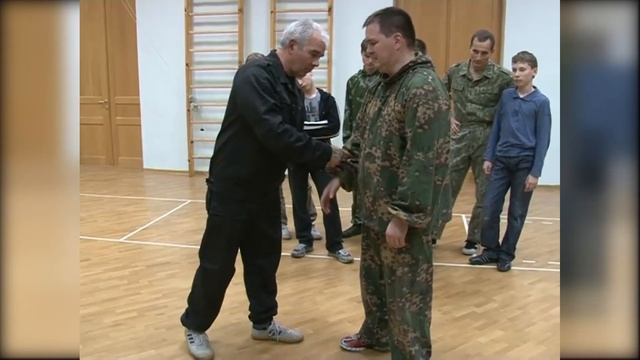 Щекотка тоже оружие. Архив 2010г. смотреть онлайн