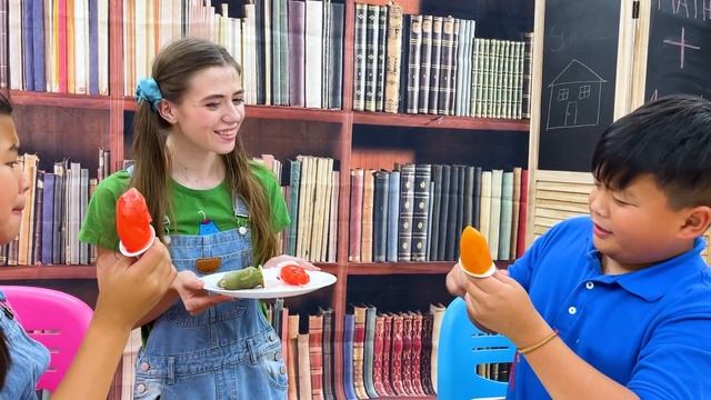 Alex and Jannie Play Day at the Park and Learning How to Make Fruit Popsicles смотреть онлайн