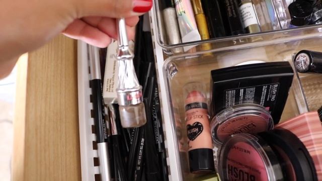 MY UPDATED MAKEUP COLLECTION 2020: How I Organize My Makeup Collection | Makeup/Beauty Room Tour смотреть онлайн