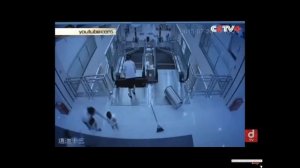 Опасные экскалаторы засасывают людей