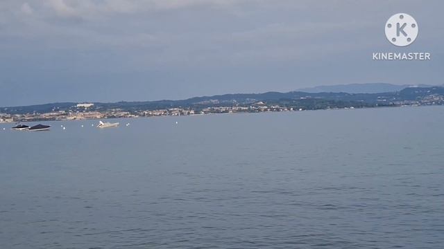 Bella Italien /Мы в Италии ??/большое озеро⛱️/кемпинг/the Garda Village смотреть онлайн