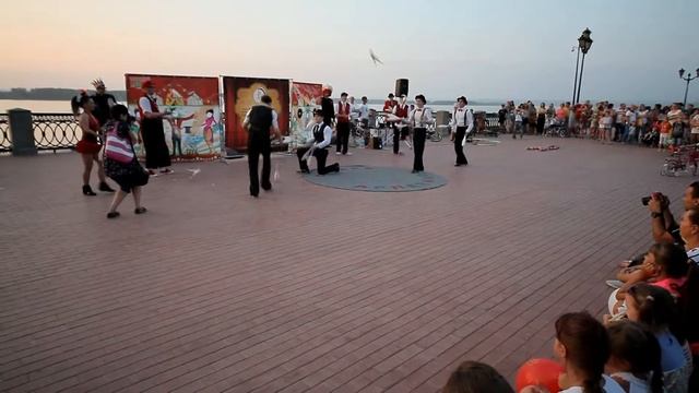 Арлекино на набережной смотреть онлайн