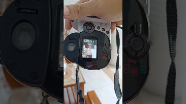 Lên hàng review nhẹ em Minolta DiMage Z3 đây... rất chất luôn смотреть онлайн